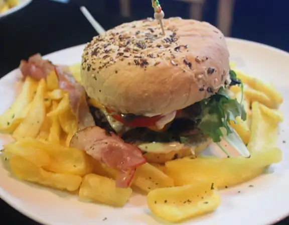 Hamburger steak haché simple + frites